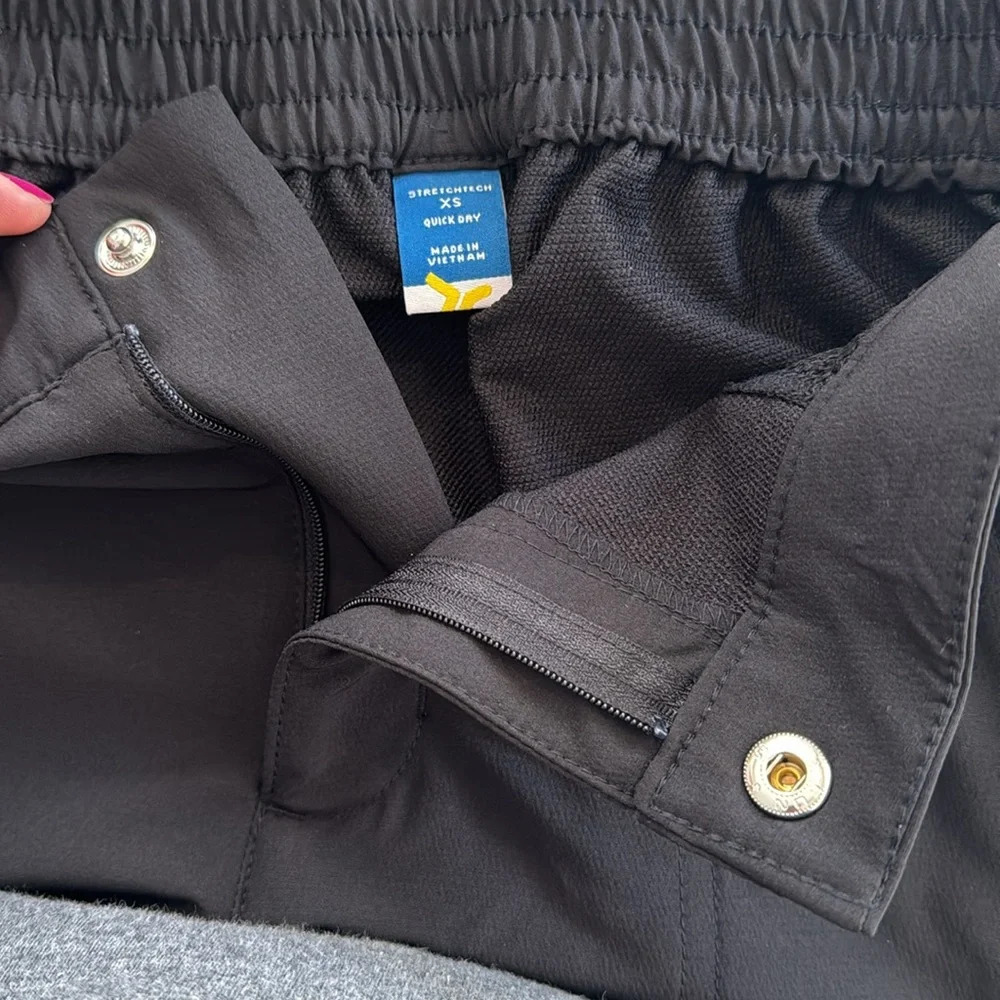 Old Navy Black Wide-Leg Pants - Picture 8 of 8